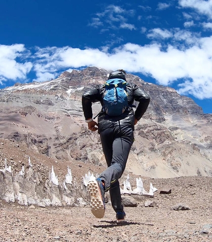 Martin Zhor Aconcagua - Martin Zhor making his record breaking ascent of Aconcagua in 3:38:17