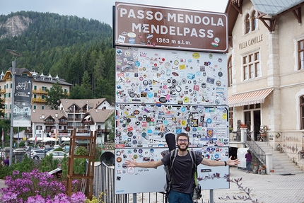 Mosè Morsut - Mosè Morsut durante il viaggio attraverso le Alpi lungo il Sentiero Italia.