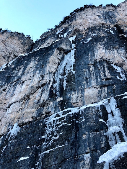 Val Travenanzes Dolomiti - La colata di Barba Bianca in Val Travenanzes, Dolomiti, salita da Christoph Hainz e Manuel Baumgartner il 10/01/2019