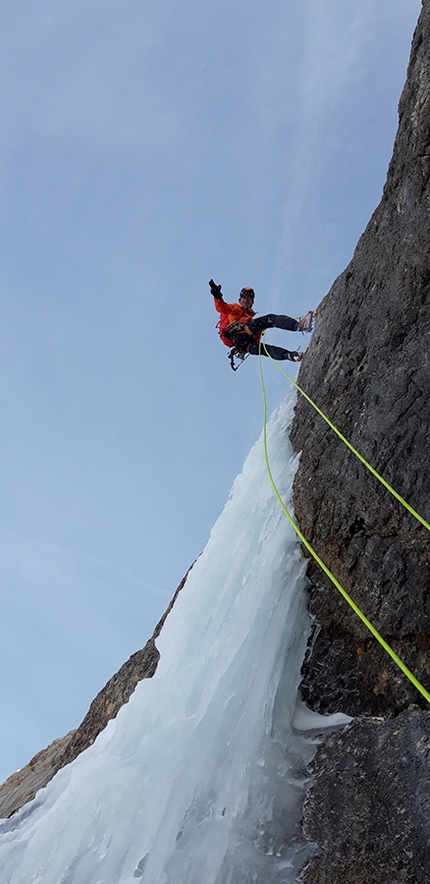 Heiligkreuzkofel Dolomites, Simon Messner, Manuel Baumgartner - Making the first ascent of Raperonzolo up Heiligkreuzkofel / Sass de la Crusc in the Dolomites (Manuel Baumgartner, Simon Messner 18/12/2019 )