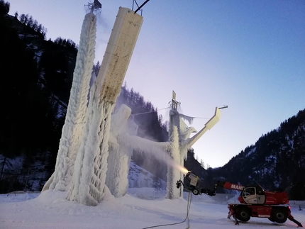 Corvara - Rabenstein - La torre artificiale a Corvara - Rabenstein, frazione del comune di Moso in Passiria - Monti Sarentini,