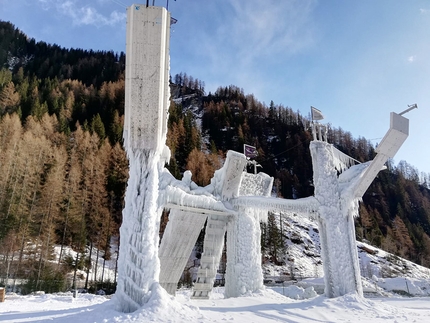 Corvara - Rabenstein - La torre artificiale a Corvara - Rabenstein, frazione del comune di Moso in Passiria - Monti Sarentini,