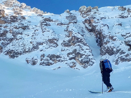 Canale del Boomerang sul Monte Fibion nelle Dolomiti di Brenta