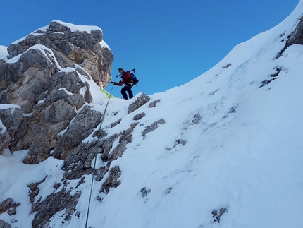 Monte Fibion Dolomiti di Brenta - La discesa con gli sci di Canale del Boomerang, Monte Fibion, Dolomiti di Brenta (Martin Giovanazzi, Vincenzo Mascaro 05/12/2019)