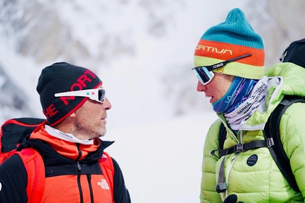 Simone Moro, Tamara Lunger, Gasherbrum - Simone Moro e Tamara Lunger nel labirinto di crepacci e seracchi sopra il Campo Base del Gasherbrum