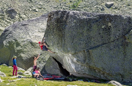 Hoya Moros Spagna - Hoya Moros, una delle principali aree estive per il boulder della Spagna, è in vendita e potrebbe essere a rischio chiusura. 