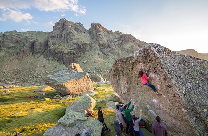 Top Spanish bouldering area Hoya Moros for sale