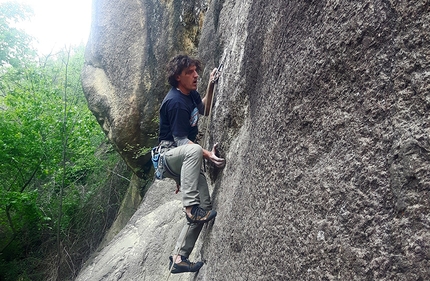 Climbing in Val di Susa - Payola climbing Gauguin (6c) at Falesia degli Artisti at Borgone di Susa, Val di Susa
