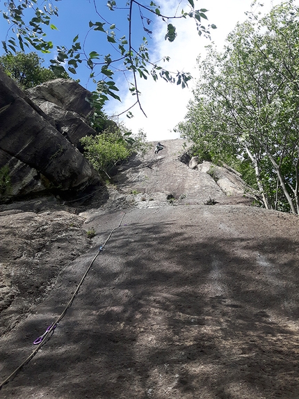 Climbing in Val di Susa - Bernini (6b), Falesia degli Artisti at Borgone di Susa, Val di Susa