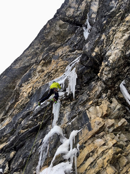 Pale di San Martino Dolomiti - Renzo Corona e Flavio Piccinini aprono Crostoli alla Lasta Moia, Cima della Madonna, Pale di San Martino, Dolomiti il 02/01/2020)