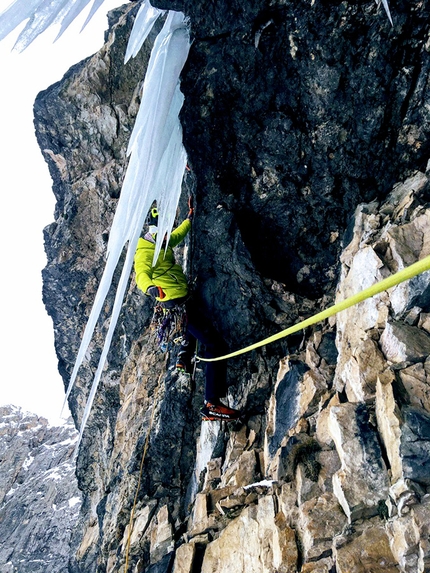 Pale di San Martino Dolomiti - Renzo Corona e Flavio Piccinini aprono Crostoli alla Lasta Moia, Cima della Madonna, Pale di San Martino, Dolomiti il 02/01/2020)