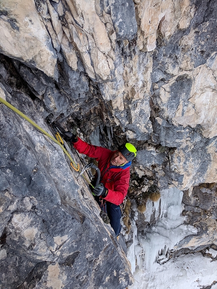 Pale di San Martino Dolomiti - Renzo Corona e Flavio Piccinini aprono Crostoli alla Lasta Moia, Cima della Madonna, Pale di San Martino, Dolomiti il 02/01/2020)