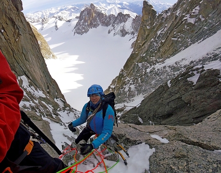 Pointe de l'Androsace, Monte Bianco, Denis Trento, Filip Babicz - Forza Gioele, Pointe de l'Androsace, Monte Bianco: in sosta del terzo tiro