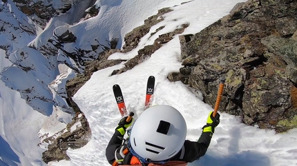 Paul Bonhomme scores steep ski descent down Punta Patrì in Gran Paradiso massif