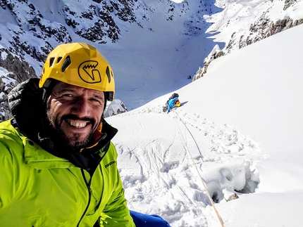 Dente dei Camosci, Alpi Orobie Bergamasche - Cristian Candiotto durante l'apertura di Via Zero Peones, Avancorpo Dente dei Camosci (Cristian Candiotto, Roberto Tommasetto 01/2020)