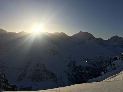 Petite Jorasses, Monte Bianco - Canale Ovest delle Petite Jorasses, Monte Bianco: la discesa di Denis Trento, gennaio 2020