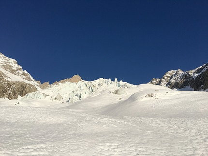 Petite Jorasses, Monte Bianco - Canale Ovest delle Petite Jorasses, Monte Bianco: la discesa di Denis Trento, gennaio 2020