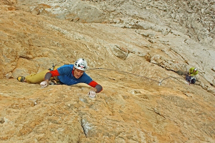 Red, Moon and Star - Kizilin Bacì (Ala Daglar) - Rolando Larcher on the third pitch of Red, Moon and Star