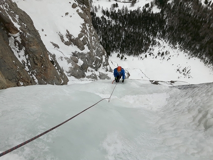 Parete dei Militi - Sul quinto tiro di Milit-ice alla Parete dei Militi (Elio Bonfanti, Marino Cuccotto, Francesco Vaudo 26/01/2020)