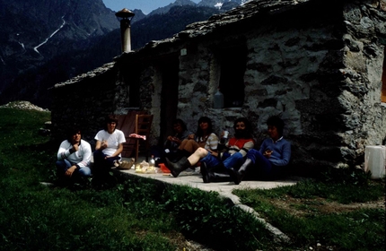 Valle Orco - Generazione Sitting Bull - Valle dell'Orco: Primi Lavori. Da ds Luisa Dusi, Mario Ogliengo, Anna Caudana e Marco Degani