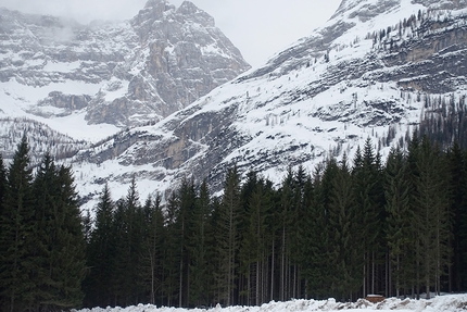 Velo del Piss, Val Sorapiss, Dolomiti - Le bancate da attraversare per la discesa in Val Sorapiss, Dolomiti