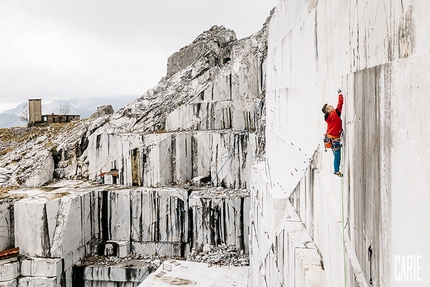 Carie, marble quarries, Apuan Alps - Carie: rock climbing in the marble quarries of the Apuan Alps