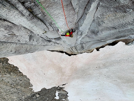 Cochamó Valley climbing Chile - El ultimo Vuelo del Condor, Valle Cochamó, Chile (Vlad Capusan, Teofil Vlad 25/01/2020)