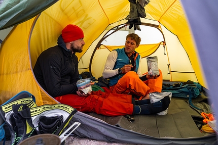 Cerro Cachet Patagonia - Making the first ascent of the NE Face of Cerro Cachet in Northern Patagonia (Lukas Hinterberger, Nicolas Hojac, Stephan Siegrist)