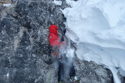 Cresta Zsigmondy, Cima delle Undici, Dolomiti di Sesto - In apertura su Zsigmondycouloir alla Cresta Zsigmondy, Cima delle Undici, Dolomiti di Sesto (Hannes Egarter, Hannes Pfeifhofer 15/01/2020)