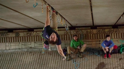 Robbie Phillips, l'urban climbing e la fessura perfetta a Edimburgo in Scozia