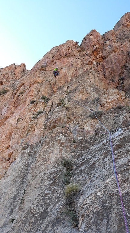 Gole di Taghia in Marocco - Gole di Taghia in Marocco: apertura di Libertà Berbera sulla cima Thuiat (Lorenzo Gadda, Vincenzo Mascaro, Alessio Miori)