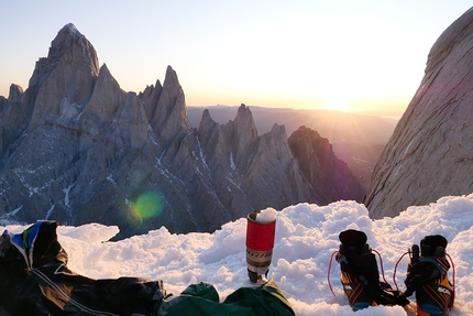 Aguja Standhardt Patagonia - Durante l'apertura di Il dado è tratto, parete nord di Aguja Standhardt in Patagonia (Matteo Bernasconi, Matteo Della Bordella, Matteo Pasquetto 02/2020)