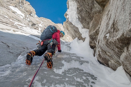 Grande Jorasses, Monte Bianco, Yann Borgnet, Charles Dubouloz - Yann Borgnet durante la prima ripetizione integrale della Via in memoria di Gianni Comino, Grandes Jorasses