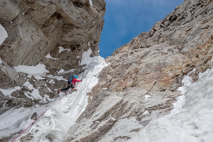 Grande Jorasses, Monte Bianco, Yann Borgnet, Charles Dubouloz - Yann Borgnet durante la prima ripetizione integrale della Via in memoria di Gianni Comino, Grandes Jorasses