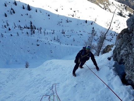 Pizzo di Petto, Alpi Orobie - Durante l'apertura di Cocoon, Pizzo di Petto, Alpi Orobie (15/01/2020 Giangi Angeloni, Marco Birolini, Ennio Spiranelli)