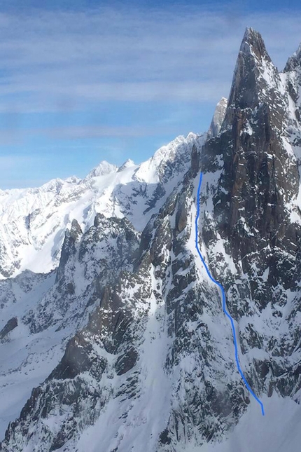 Aiguille du Peigne, Mont Blanc - La linea del Boeuf - Sara couloir su Aiguille du Peigne, Monte Bianco discesa da Julien Herry e Yannick Boissenot il 09/02/2020