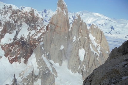 Aguja Poincenot Patagonia, Matteo Bernasconi, Matteo Della Bordella, Matteo Pasquetto - Falling snow and ice on Cerro Torre and Torre Egger while repeating the 40° Ragni di Lecco route on Aguja Poincenot in Patagonia