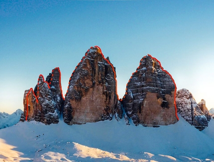 Tre Cime di Lavaredo Dolomiti - Le Tre Cime di Lavaredo e la Traversata invernale effettuata il 24-25/02/2019 da Simon Gietl. Da destra a sinistra: Cima Ovest 2973m (Spigolo Scoiattoli), Cima Grande 2999m (via Dulfer), Cima Piccola 2857m (via normale), Punta di Frida 2792m (spigolo ovest) e Cima Piccolissima 2700m.