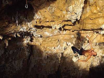 Erri de Luca - Erri De Luca su “Viaggio = infinito” 8b+  Grotta dell'Arenauta - Sperlonga