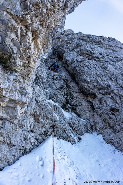 Cima Mosca, Piccole Dolomiti, Nicola Bertolani, Matthias Stefani - Transiberiana Express alla Cima Mosca, Piccole Dolomiti: apertura del secondo tiro