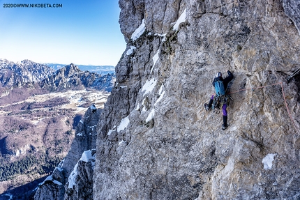 Transiberiana Express a Cima Mosca (Piccole Dolomiti) di Nicola Bertolani e Matthias Stefani