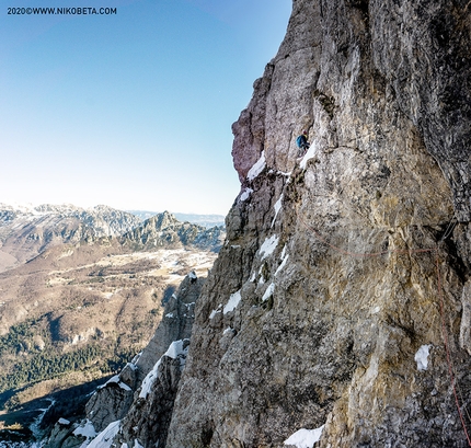 Cima Mosca, Piccole Dolomiti, Nicola Bertolani, Matthias Stefani - Transiberiana Express alla Cima Mosca, Piccole Dolomiti: apertura del quinto tiro