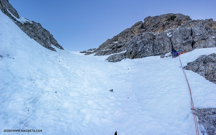 Cima Mosca, Piccole Dolomiti, Nicola Bertolani, Matthias Stefani - Transiberiana Express alla Cima Mosca, Piccole Dolomiti: apertura del nono tiro