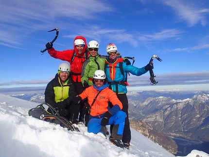 Monte Pelf Dolomiti Bellunesi - Diego Toigo, Iban Silvar, Egoitz Zubizarreta, Santiago Padrós  e Alvaro Lafuente in cima al Monte Pelf, dopo l'apertura di Jaia e Euskal