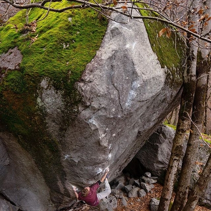 Giuliano Cameroni climbs Manouche in Valle Bavona, Switzerland