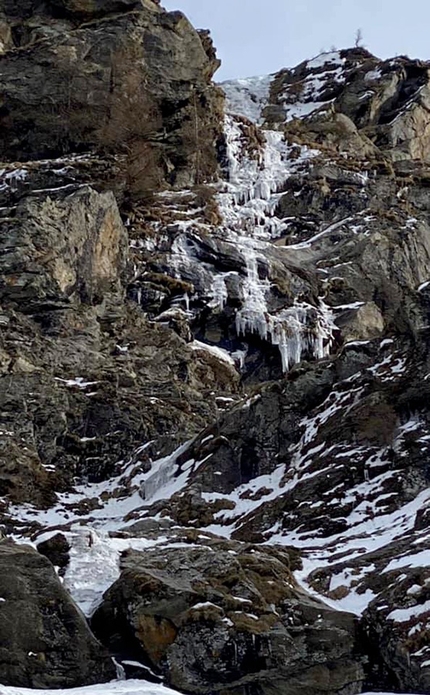 Valsavarenche cascate di ghiaccio - Allupato in fabula, Valsavarenche (David Bacci, Ezio Marlier, Rolando Varesco, 19/02/2020)