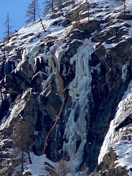 Valsavarenche cascate di ghiaccio - La bissia che strissssia, Valsavarenche (Ezio Marlier, Luigi Santini 2020)