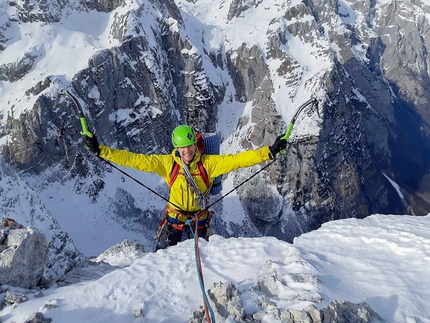 Triglav Slovenia, Matej Balažic, Marjan Kozole - For Friends, Triglav parete nord, Slovenia: Matej Balažic in cima allo Stena