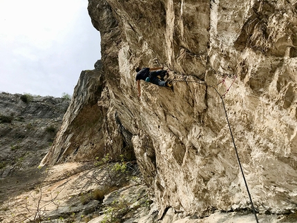 Monte Colodri Arco, Valle del Sarca - Francesco Salvaterra su Magic Trip, Monte Colodri parete sud, Valle del Sarca