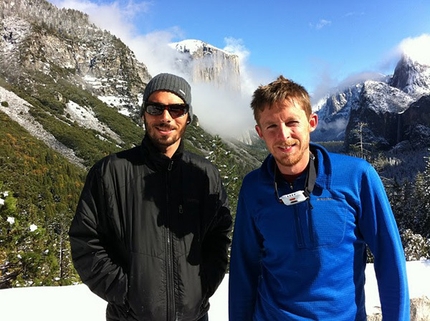 Tommy Caldwell & Kevin Jorgeson - Kevin Jorgeson & Tommy Caldwell dopo la prima tempesta d'inverno 2010 in Yosemite, USA